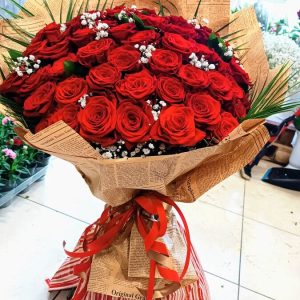 Стрелиция 51 червени рози