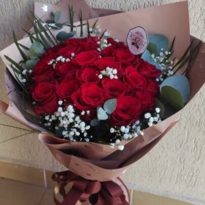 Тина 25 червени рози
