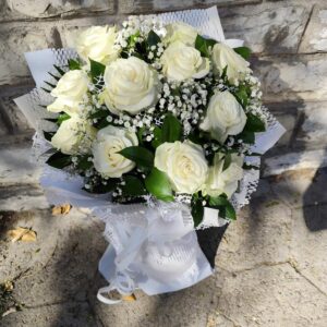 Снежка 13 бели рози