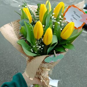 Букет 7 жълти лалета